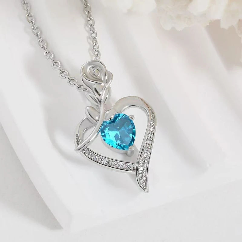Elegant Style Heart shaped Pendant Necklace Hollow Design Mother's Day Gift Party Suitable for Best Friends Without Box