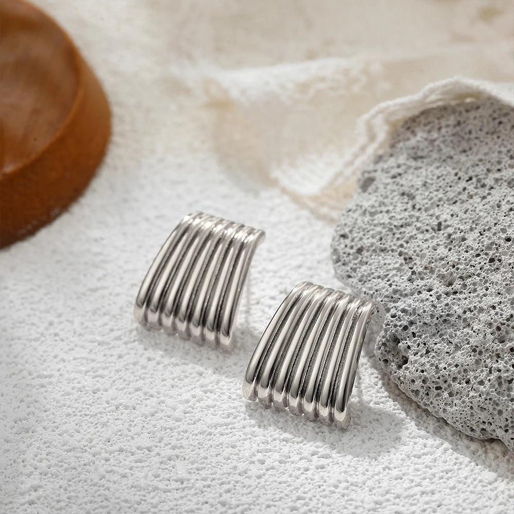 Stylish Knot Earrings for Women Perfect for Everyday and Special Wear