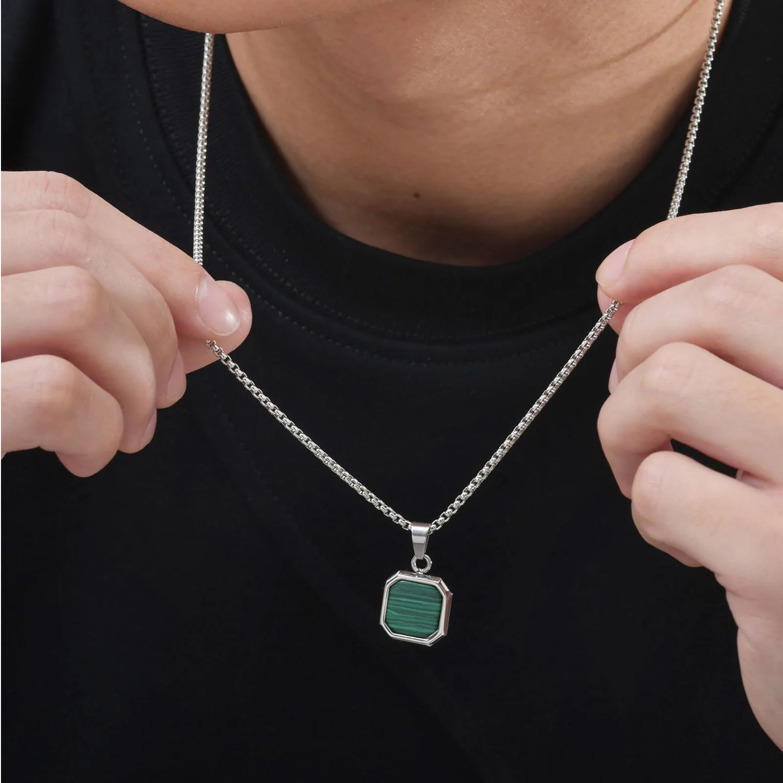 Trendy Necklaces for Men Stylish Design for Everyday Wear