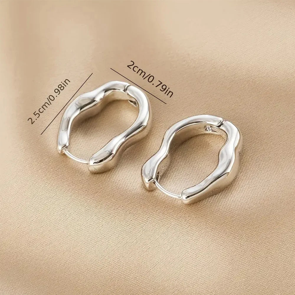 Minimalist Wavy Earrings! Gold and Silver Two-Color Stereo Line Design, Fashionable and Versatile, Suitable for Daily Work Clothing