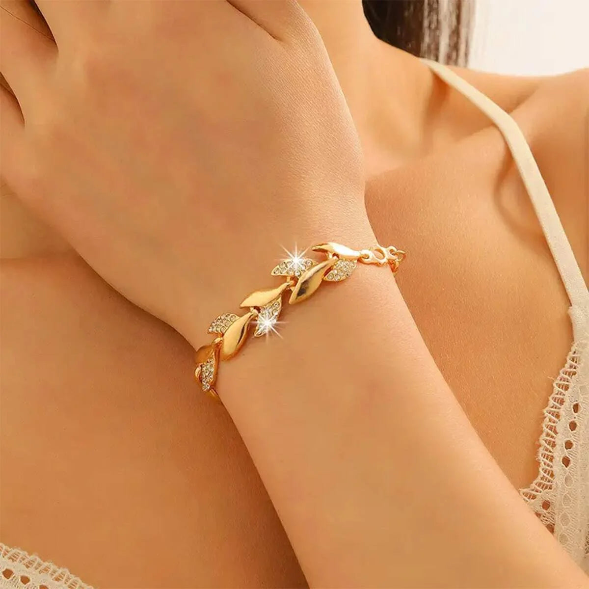 Stylish Gold Bracelet for Women for Everyday and Special Occasions