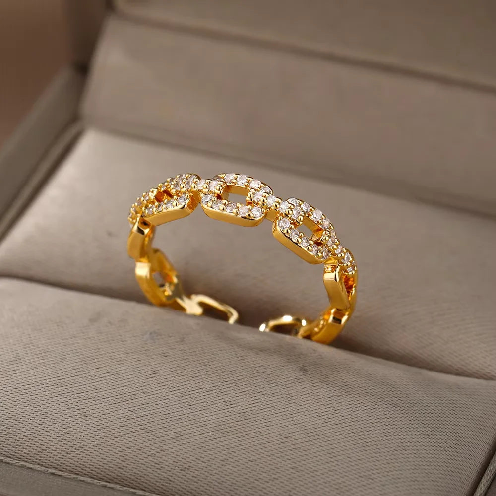 Elegant Gold Rings for Women for Everyday and Special Occasions
