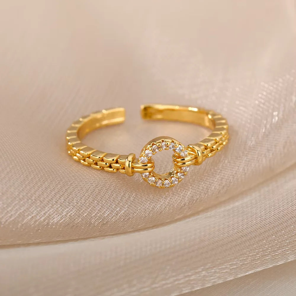 Elegant Gold Rings for Women for Everyday and Special Occasions