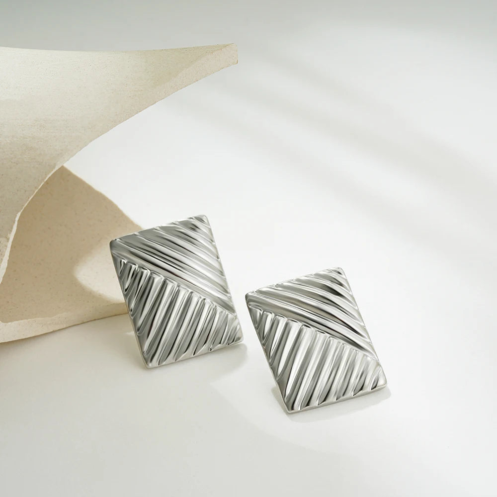 Stylish Knot Earrings for Women Perfect for Everyday and Special Wear